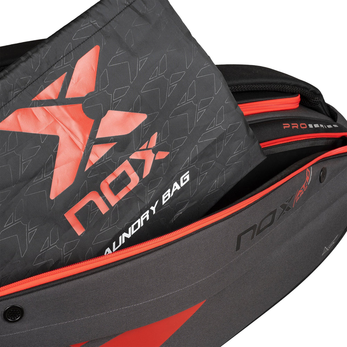 AT10 XXL PADEL RACK BAG